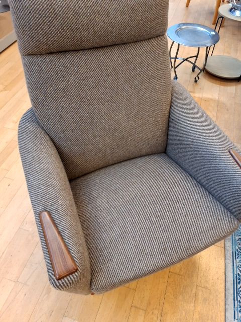 Retro lænestol i uld og med teak